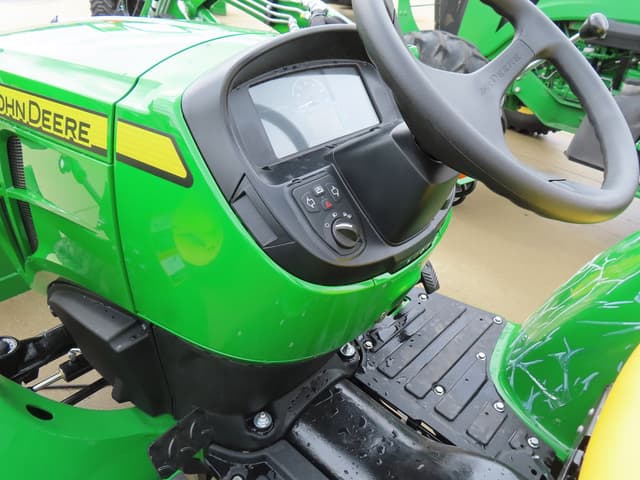 Image of John Deere 3025E equipment image 3