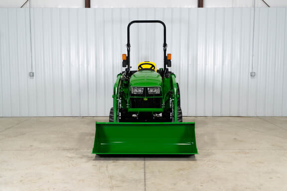 Image of John Deere 3025E equipment image 2