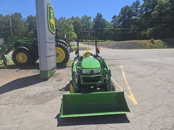 Image of John Deere 3025E equipment image 2
