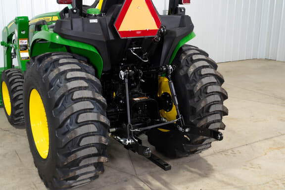 Image of John Deere 3025E equipment image 4