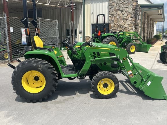 Image of John Deere 3025E equipment image 1