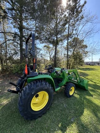 Image of John Deere 3025E equipment image 2