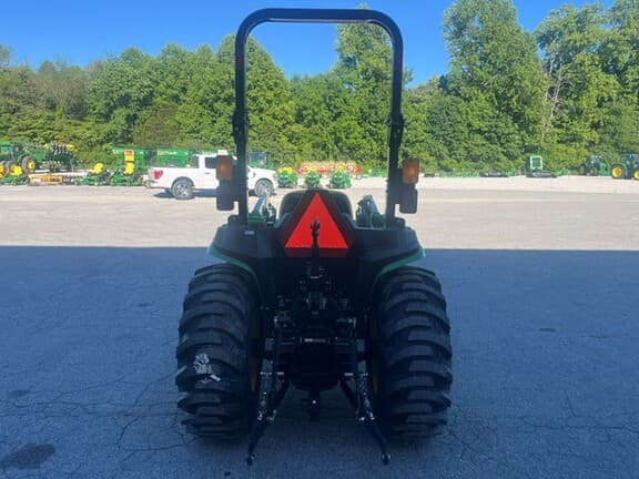Image of John Deere 3025E equipment image 3