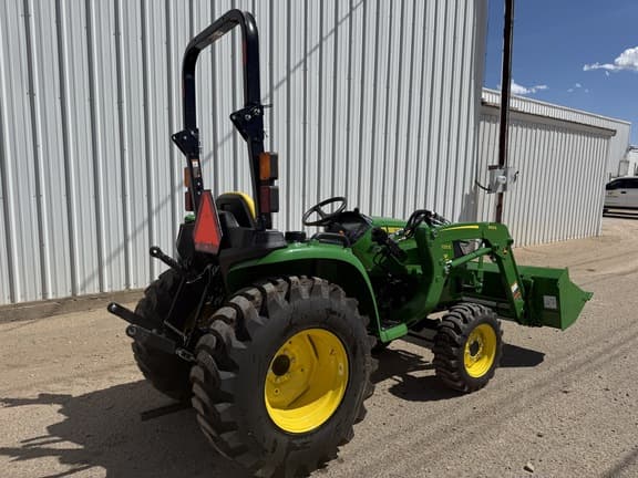 Image of John Deere 3025E equipment image 4