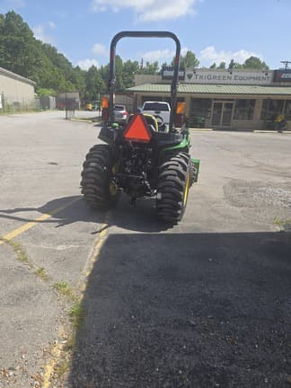 Image of John Deere 3025E equipment image 4