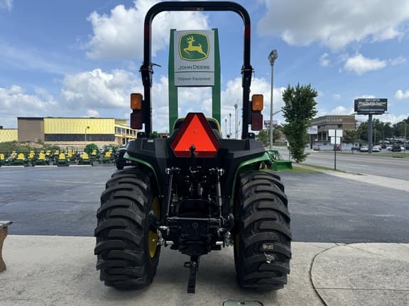 Image of John Deere 3025E equipment image 3