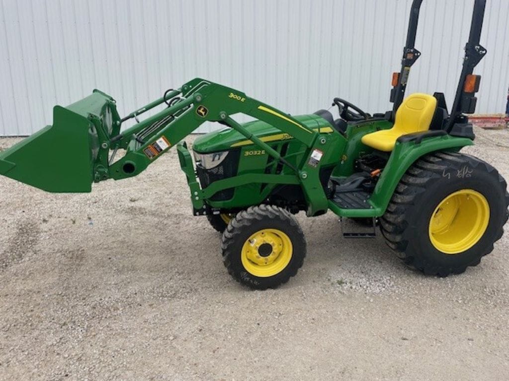 2026 John Deere 3032E Equipment Image0