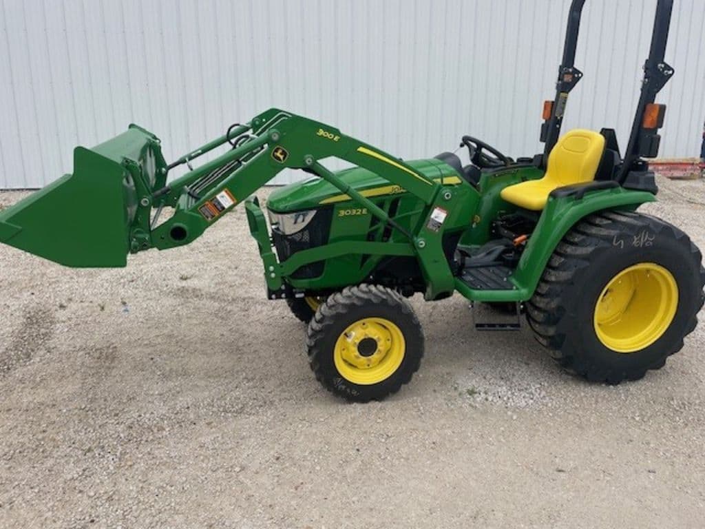 Image of John Deere 3032E Primary image