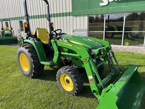 Image of John Deere 3032E equipment image 2
