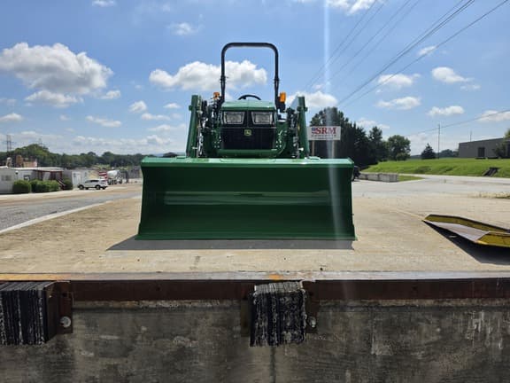 Image of John Deere 3032E equipment image 1