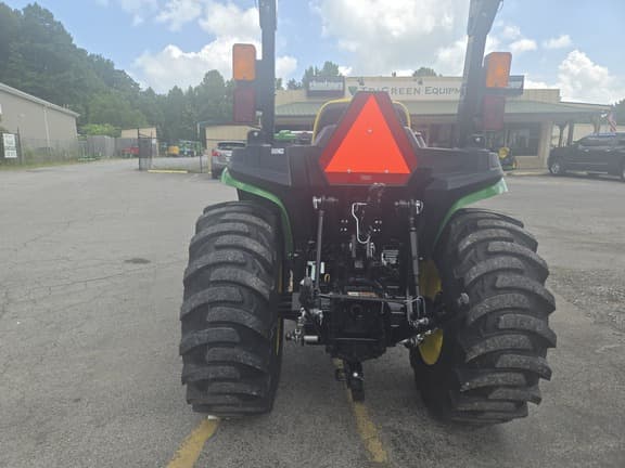 Image of John Deere 3032E equipment image 2
