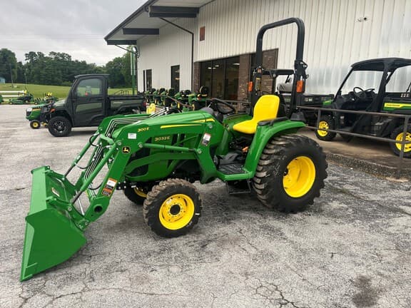 Image of John Deere 3032E equipment image 1