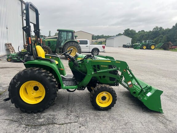 2026 John Deere 3032E Equipment Image0