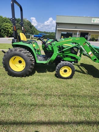 Image of John Deere 3032E equipment image 4