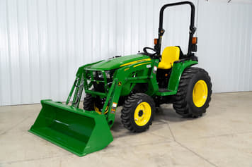 Main image John Deere 3032E
