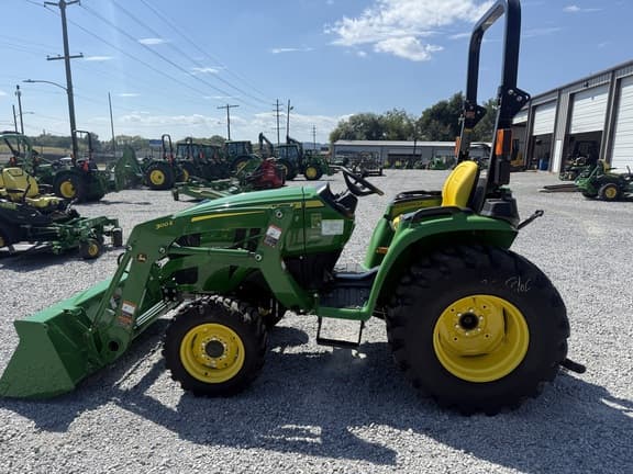 Image of John Deere 3032E equipment image 1