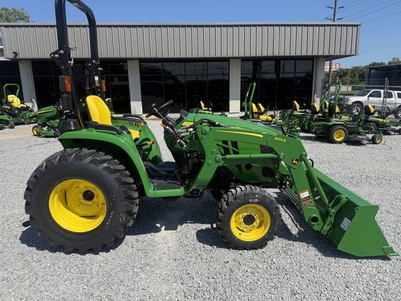 2026 John Deere 3032E Equipment Image0
