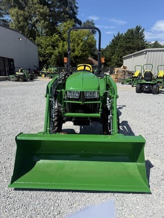 Image of John Deere 3032E equipment image 2