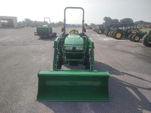 Image of John Deere 3032E equipment image 2