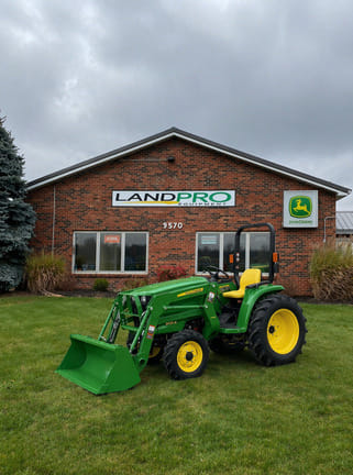 2026 John Deere 3032E Equipment Image0