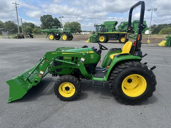 Image of John Deere 3032E equipment image 1
