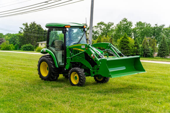 Image of John Deere 3033R Primary image