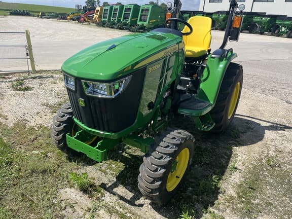 Image of John Deere 3033R equipment image 2