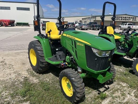 2026 John Deere 3033R Equipment Image0