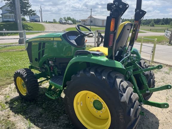 Image of John Deere 3033R equipment image 1
