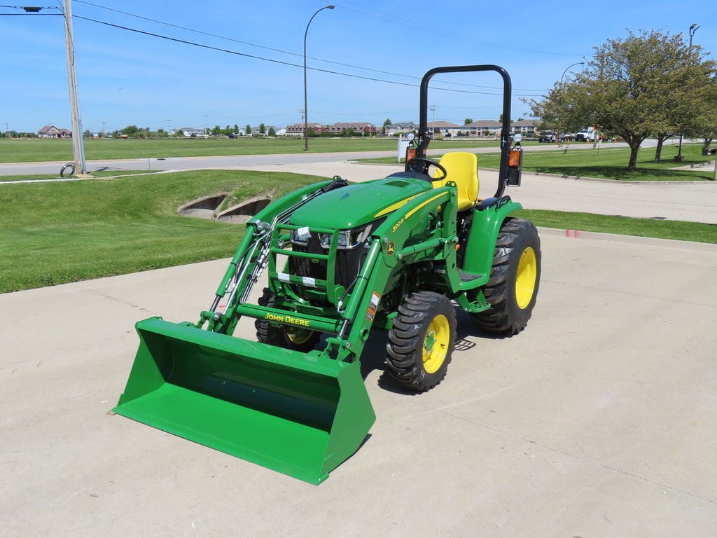 2026 John Deere 3033R Equipment Image0