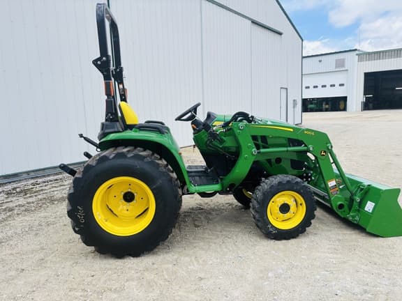 Image of John Deere 3038E equipment image 2