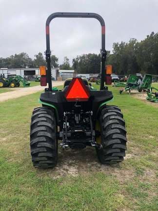 Image of John Deere 3038E equipment image 2