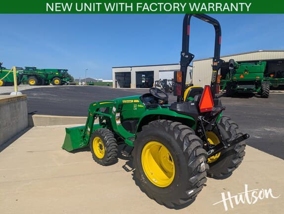 Image of John Deere 3038E equipment image 3