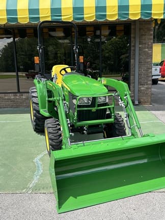 Image of John Deere 3038E equipment image 3