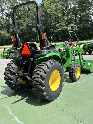 Image of John Deere 3038E equipment image 2