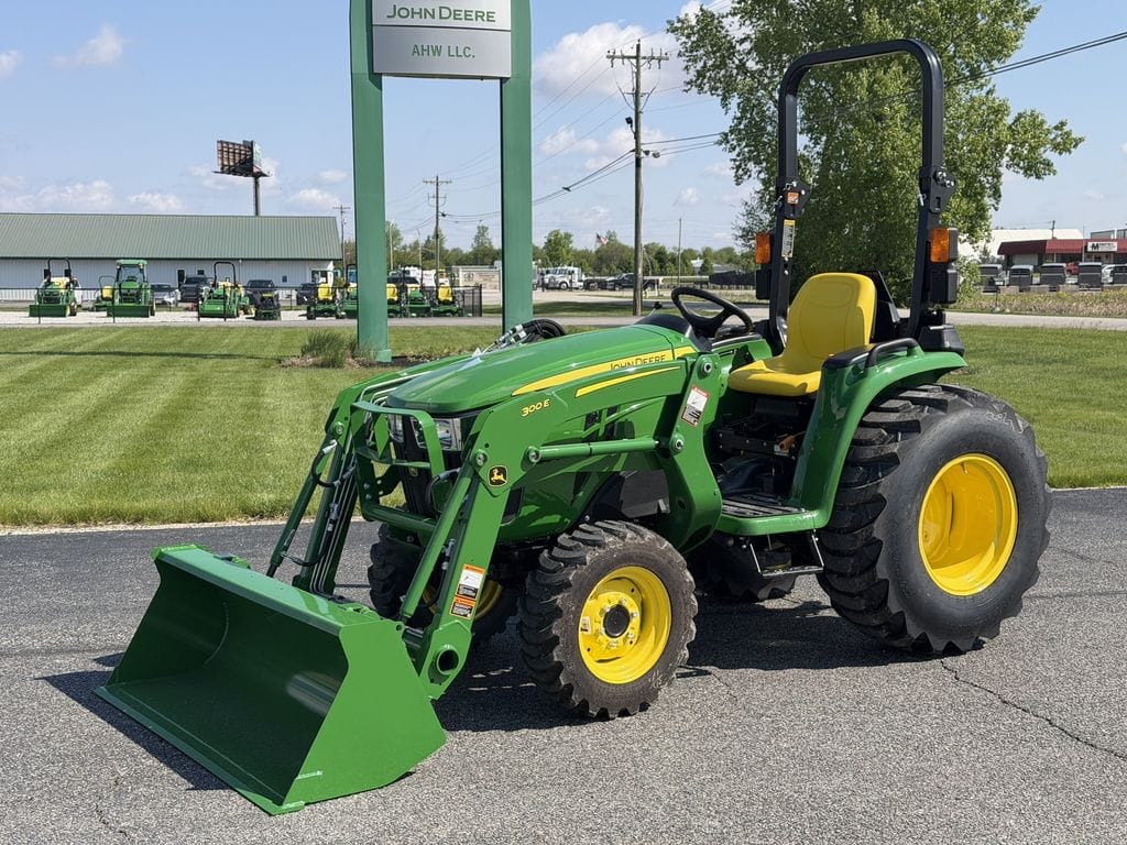 2026 John Deere 3038E Equipment Image0