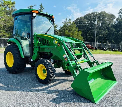 Image of John Deere 3039R equipment image 1