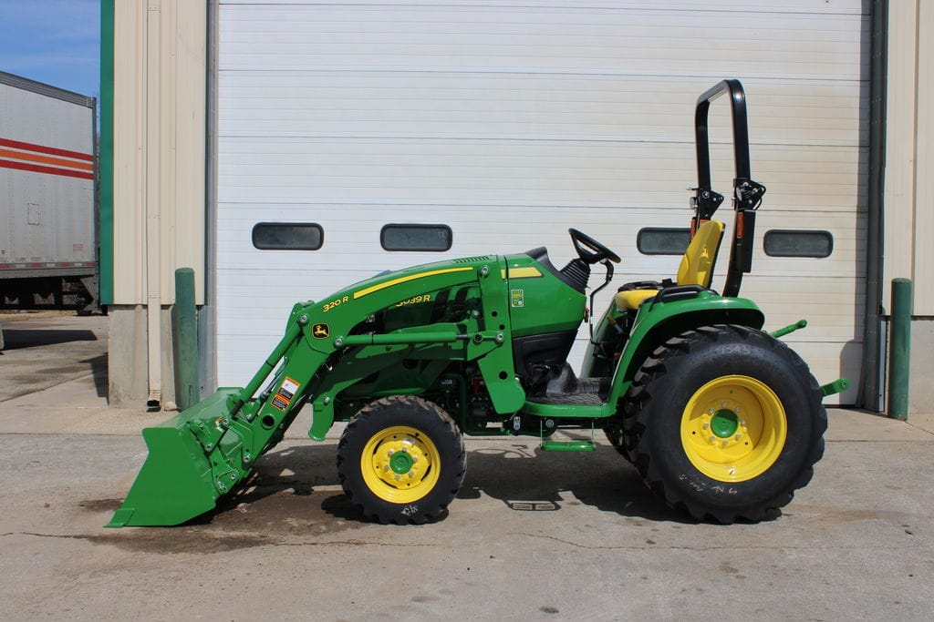 2026 John Deere 3039R Equipment Image0