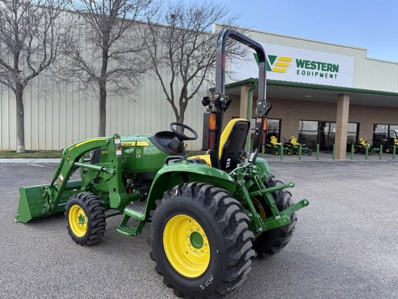 Image of John Deere 3039R equipment image 2