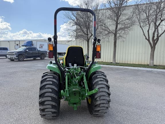 Image of John Deere 3039R equipment image 3