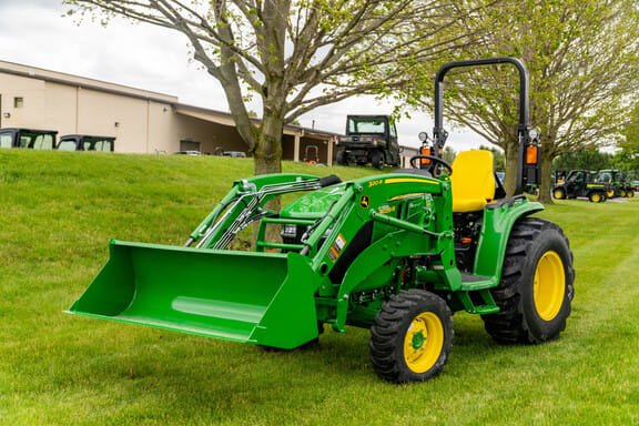 2026 John Deere 3039R Equipment Image0