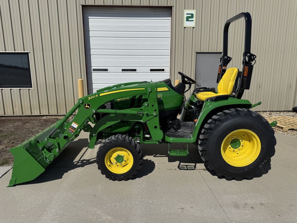 2026 John Deere 3039R Equipment Image0