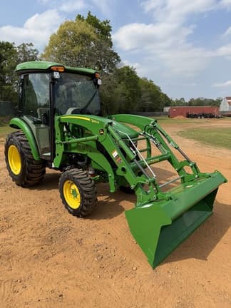 Image of John Deere 3039R equipment image 3