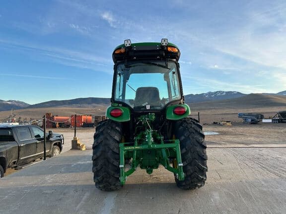 Image of John Deere 3039R equipment image 2