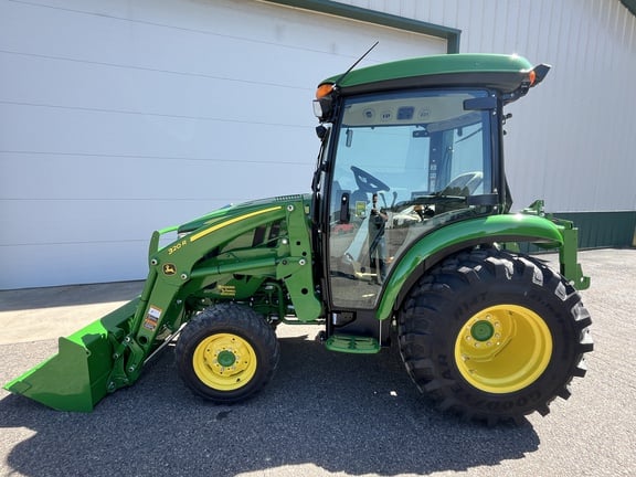 2026 John Deere 3039R Equipment Image0