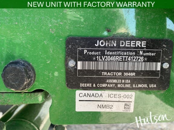 Image of John Deere 3046R equipment image 4
