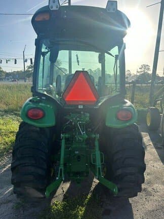 Image of John Deere 3046R equipment image 2