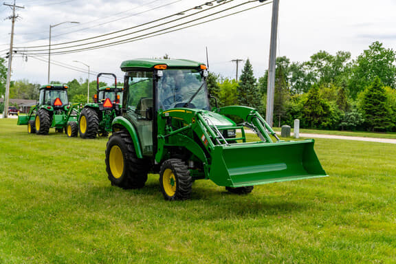 Image of John Deere 3046R Primary image
