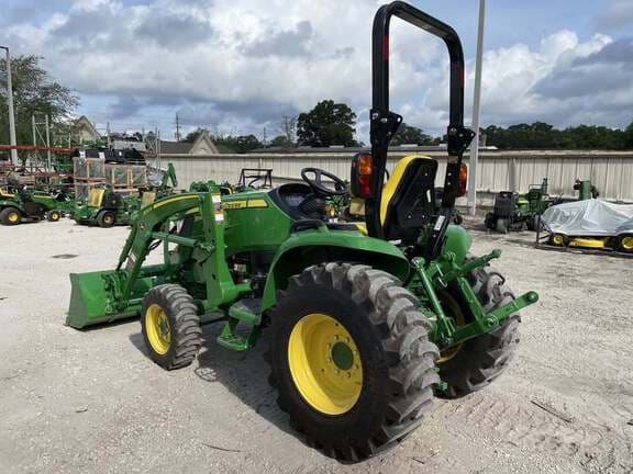 Image of John Deere 3046R equipment image 2