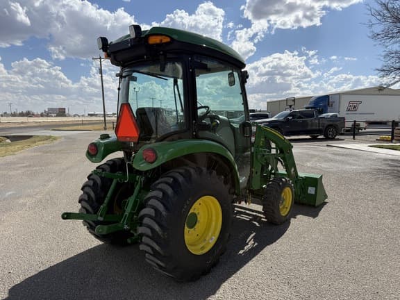 Image of John Deere 3046R equipment image 4